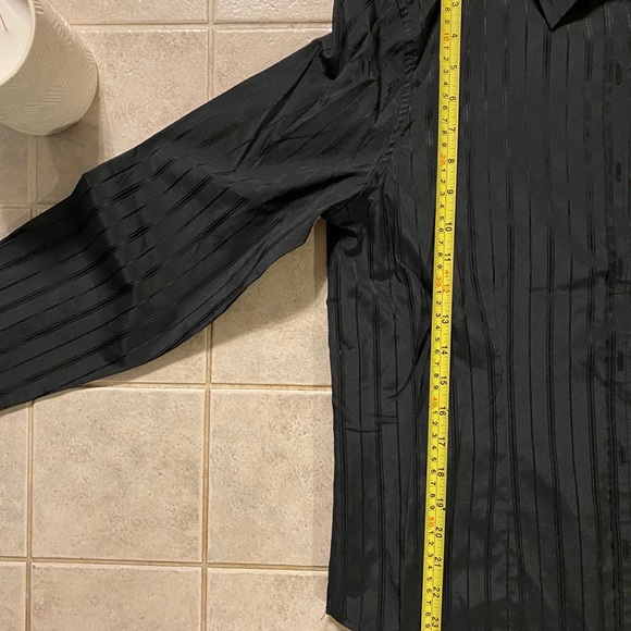 🌷3/$25🌷 Shadow stripe shirt - Picture 3 of 6